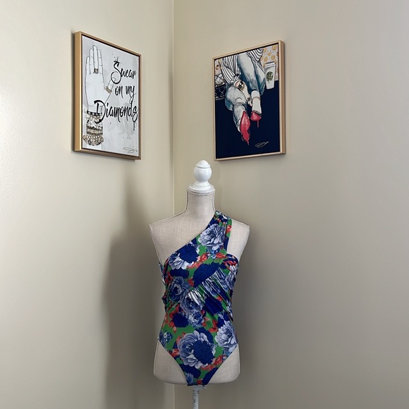 🆕 Zara One Sleeve Floral
Asymmetric Bodysuit - Picture 3 of 15